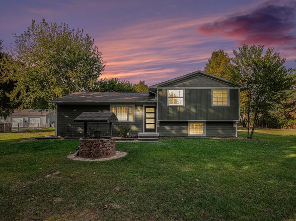 2985 Pine Lake St, Niles, MI 49120