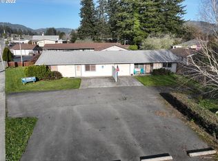 548 Pacific Ave, Brookings, OR 97415