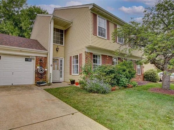 376 Stirling Dr #B, Monroe Township, NJ 08831