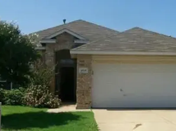 4929 Prestwick Dr, Fort Worth, TX 76135