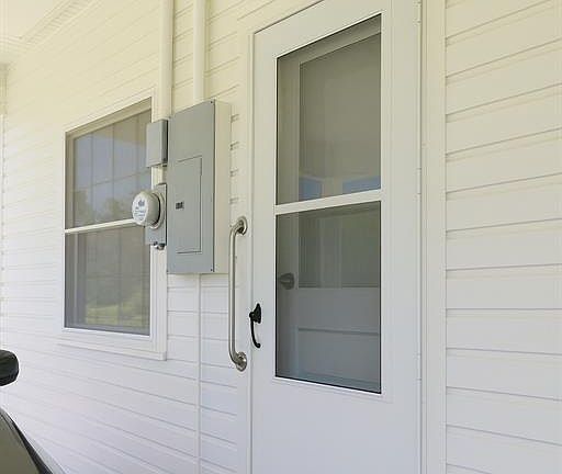 5th image of 302 E Seminole St
