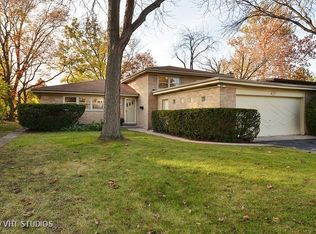 425 Locust Rd, Wilmette, IL 60091