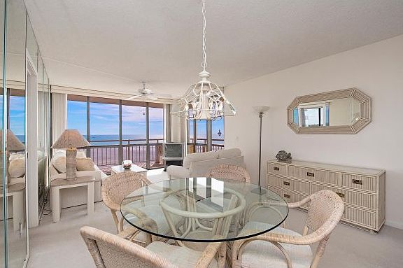 3rd image of 180 Seaview Ct APT 808
