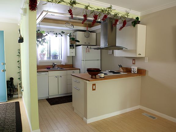 2nd image of 866 Tamalpais Ave APT E