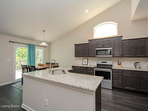 3rd image of 16809 Green Crest Ln