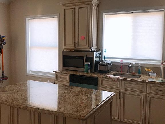 3rd image of 373 Freeborn St #1