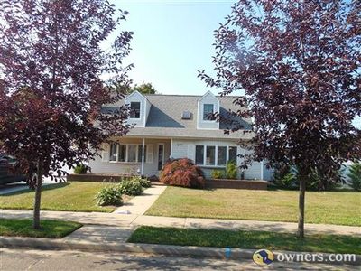 271 N Syracuse Ave, Massapequa, NY, 11758
