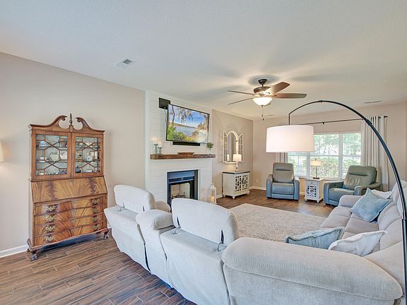 4th image of 106 Maplewood Ct