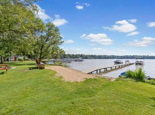 33021 Cardinal Trl, Burlington, WI 53105