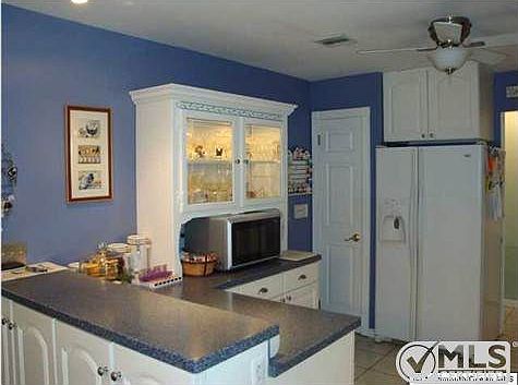 3rd image of 611 Windsor St
