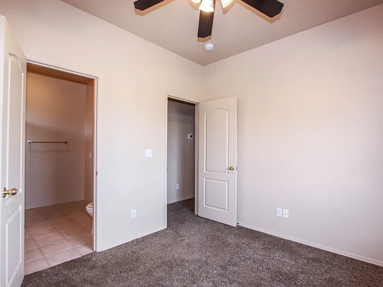 4400 N Phillip Dr — Photo 10
