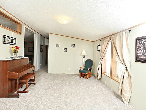 3rd image of 1138 Wren St