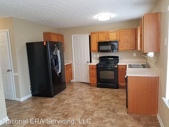 5th image of 2627 Essex Ct