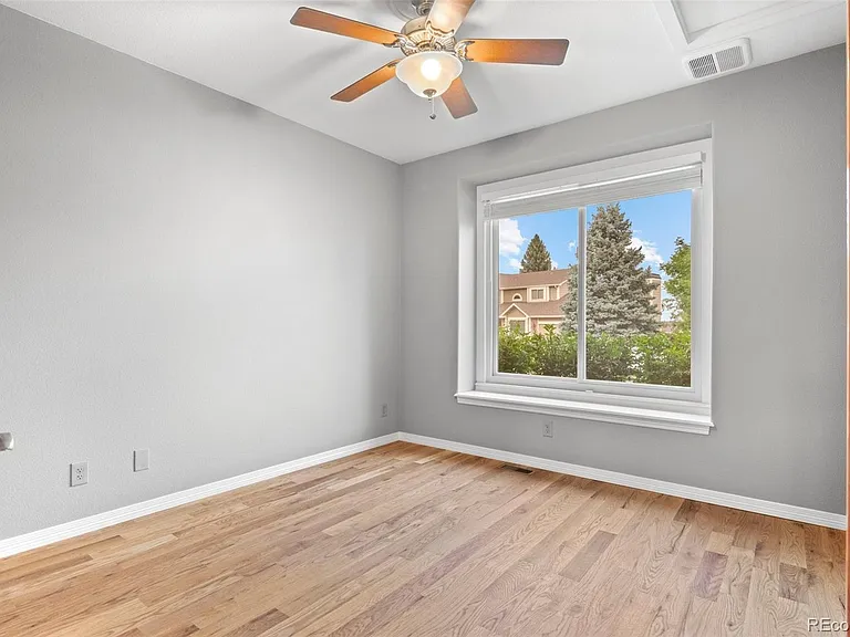 11625 Pine Grove Ln — Photo 4