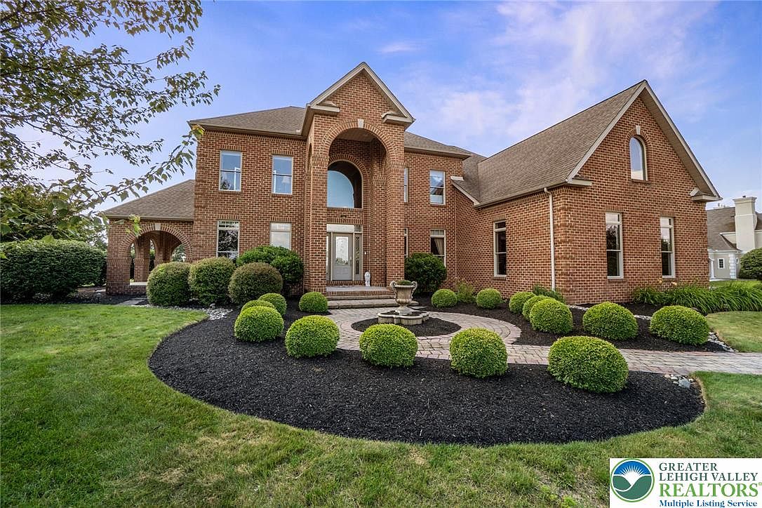 4260 W Wyndemere Cir, Schnecksville, PA 18078 | Zillow