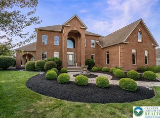 4260 W Wyndemere Cir, Schnecksville, PA