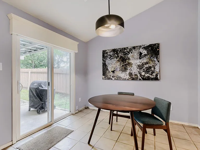 8804 United Kingdom Dr — Photo 8