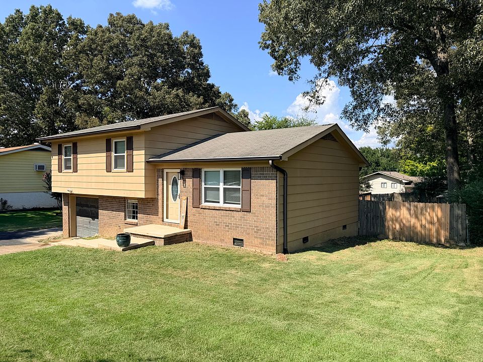 1st image of 1627 Roberson Rd #24