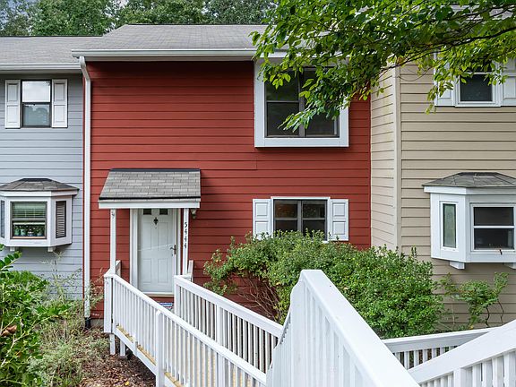 2nd image of 5444 Pine Top Cir