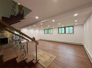 15 Sunset Dr, Monticello, NY 12701