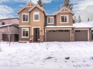 60374 Hedgewood Ln, Bend, OR 97702