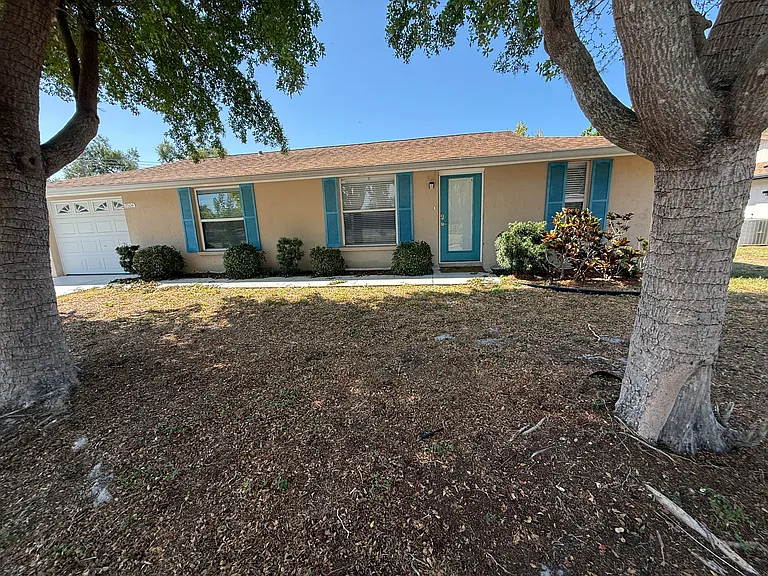 2604 Regatta Dr — Photo 3