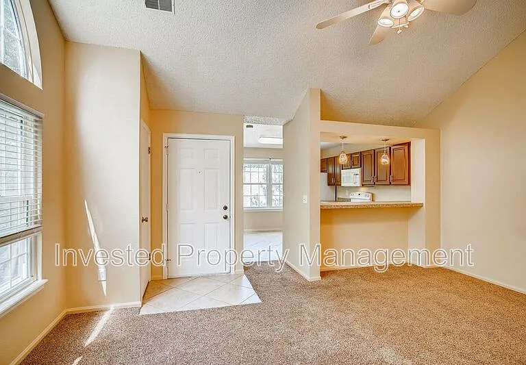 979 S Miller St #302 — Photo 3