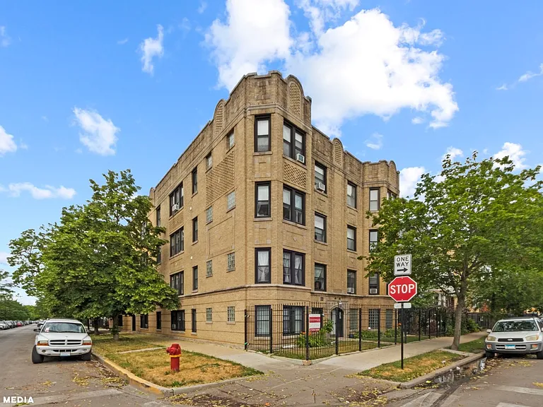 3606 W Dickens Ave #2W — Photo 1