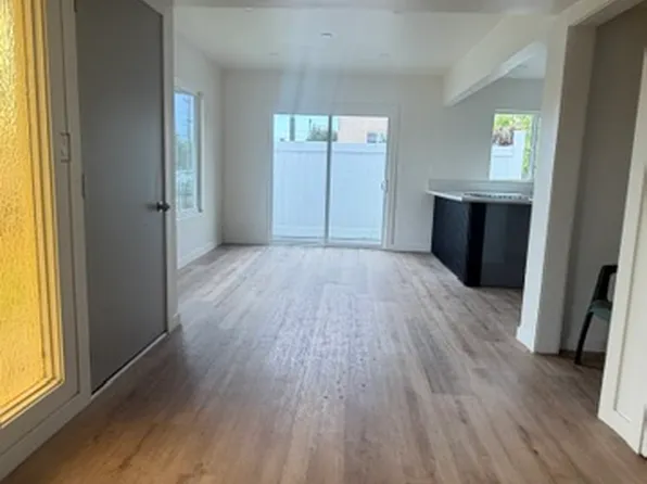 517 E 97th St #1, Inglewood, CA 90301