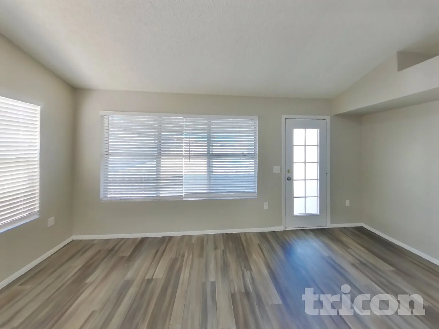 6842 N 78th Avenue Glendale AZ — Photo 4