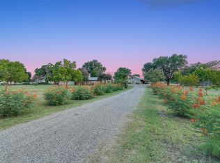 2421 Post Oak Rd, Webberville, TX 78653