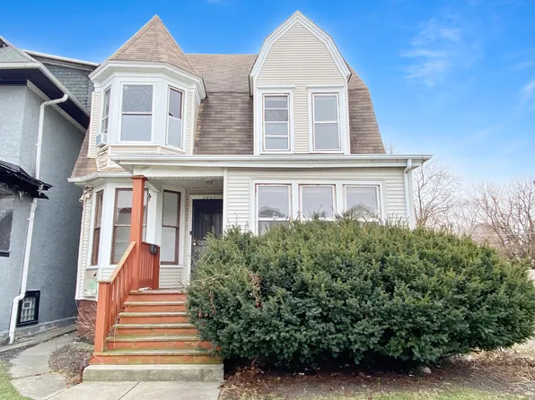 5453 W Walton St, Chicago, IL 60651