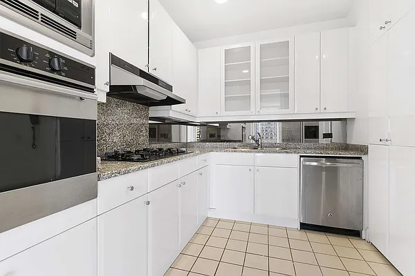 Rented by Compass | media 44