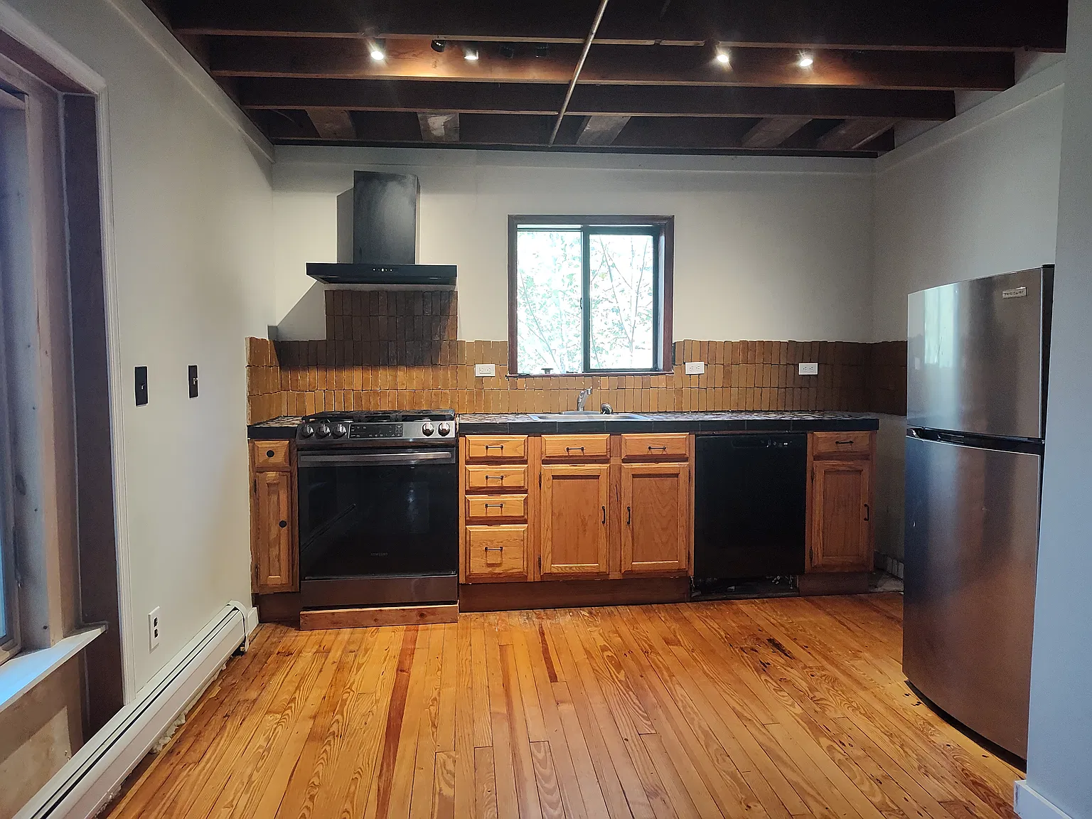 2 bed, 1000 sqft, $1,500 — Photo 1