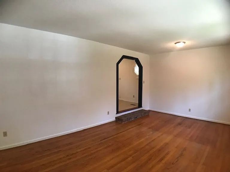 6909 Justice Dr — Photo 8