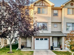 14 S Dover Mews SE, Calgary, AB T2B0P6