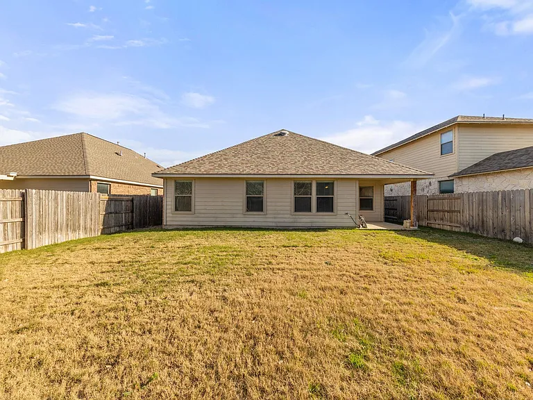 411 Tascate St — Photo 37