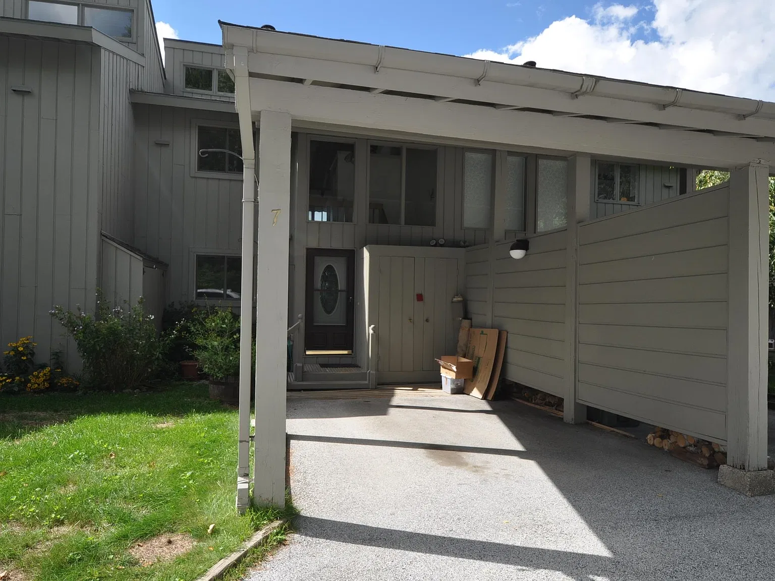 3 bed, 2.0 bath, 1660 sqft, $2,800 — Photo 2
