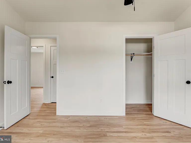 17 Carol St — Photo 30