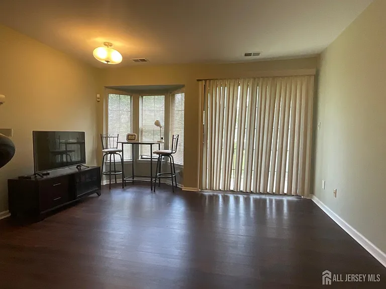 36 Lear Ct — Photo 3