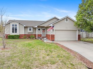 509 Plumwood Dr, Rose Hill, KS 67133