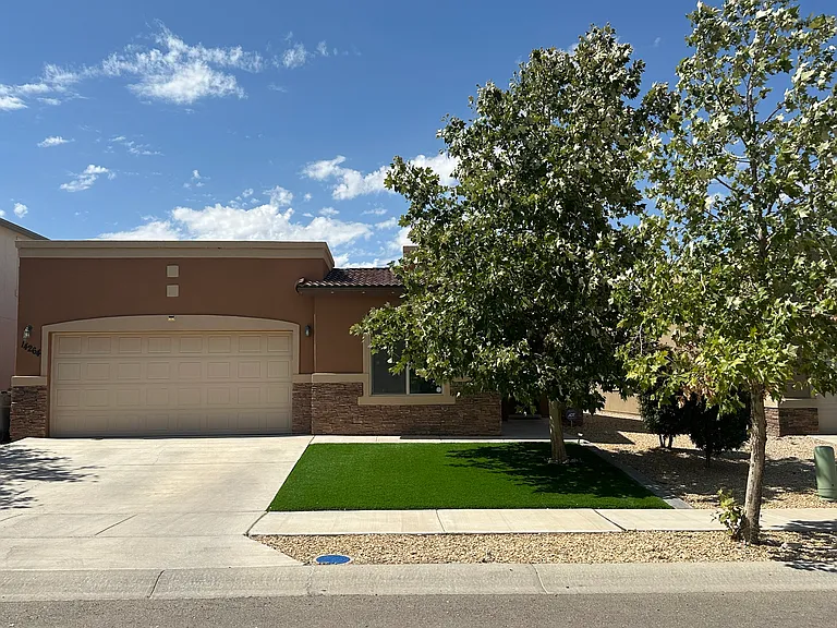 Russ Leach Ave — Photo 2