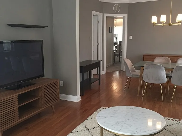 2438 W Eastwood Ave #2 — Photo 1