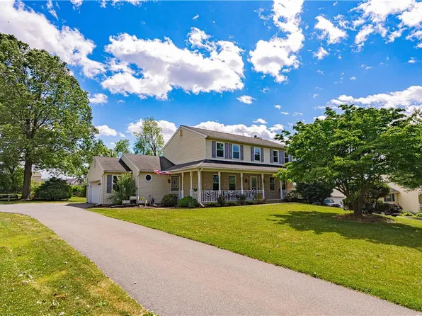 4372 Hilltop Cir, Bethlehem, PA 18020