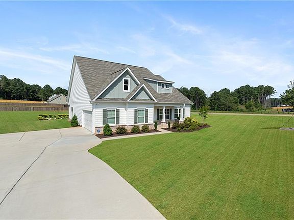 2nd image of 1074 Pine View Trl