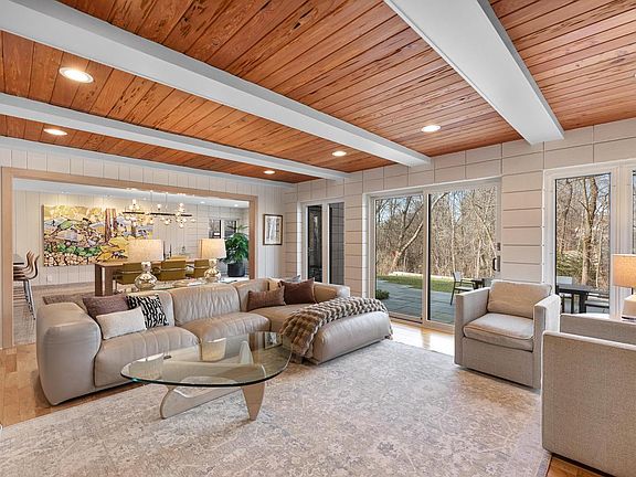 4th image of 1434 East Brown Deer ROAD