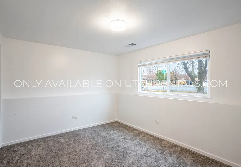 893 N 500 E — Photo 17