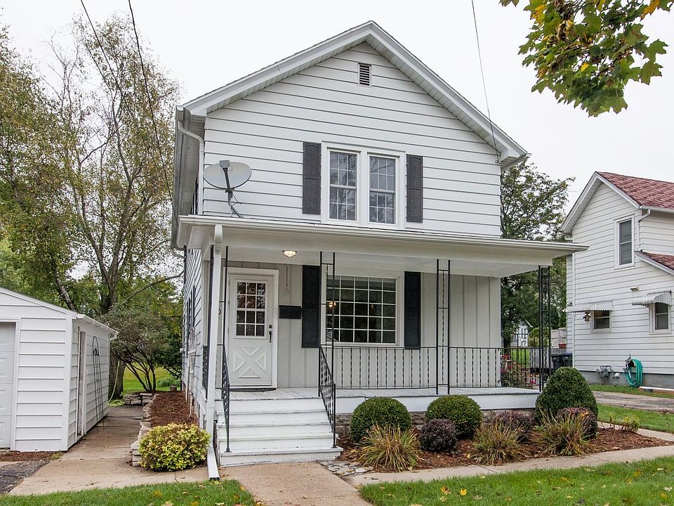1st image of 440 Dayton St