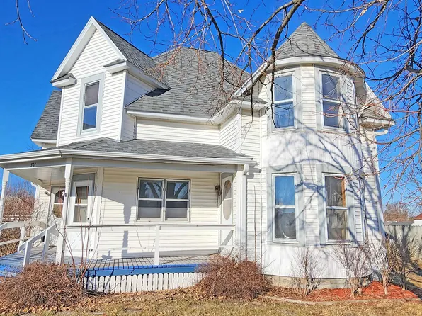 501 4th St, Grundy Center, IA 50638
