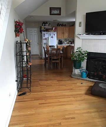 3rd image of 1209 S Oak St